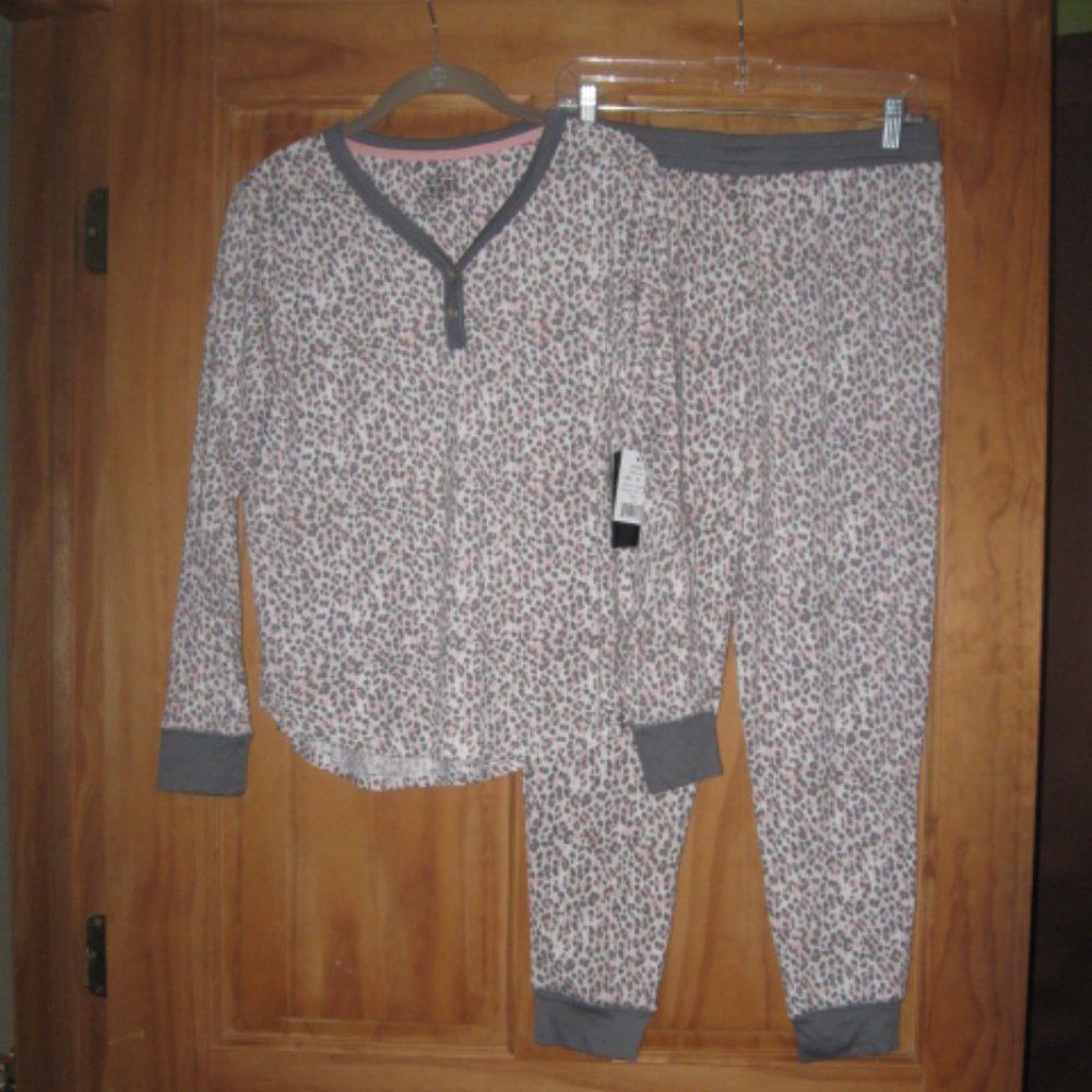 Cuddl Duds Oat Multicolor Long Sleeve Top & Matching Pants Sleepwear Set